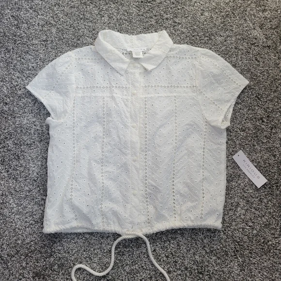 KIRIOUS boutique NWT Eyelet Top Blouse White Medium Crop - Picture 12 of 13